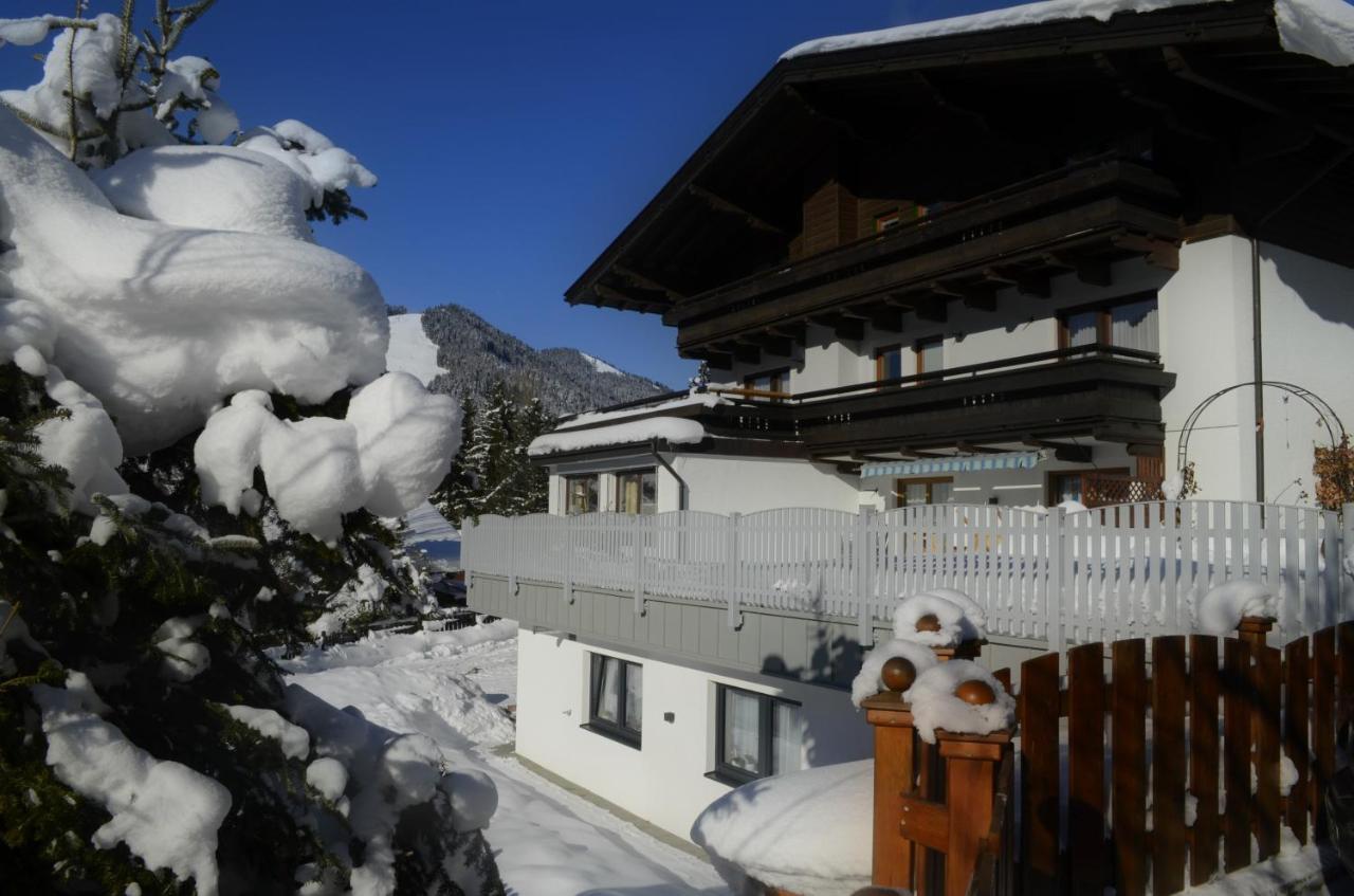 Pension Vier Jahreszeiten Saalbach-Hinterglemm Exteriör bild