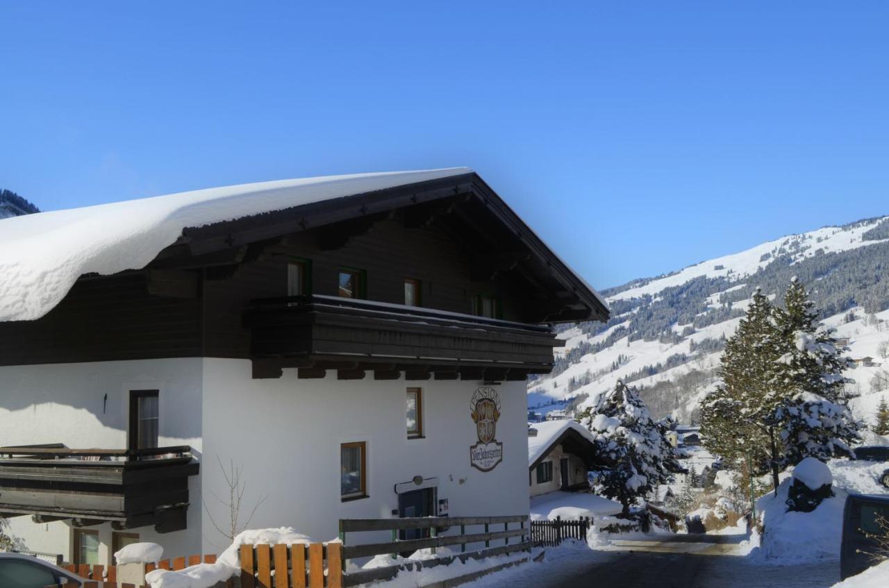 Pension Vier Jahreszeiten Saalbach-Hinterglemm Exteriör bild