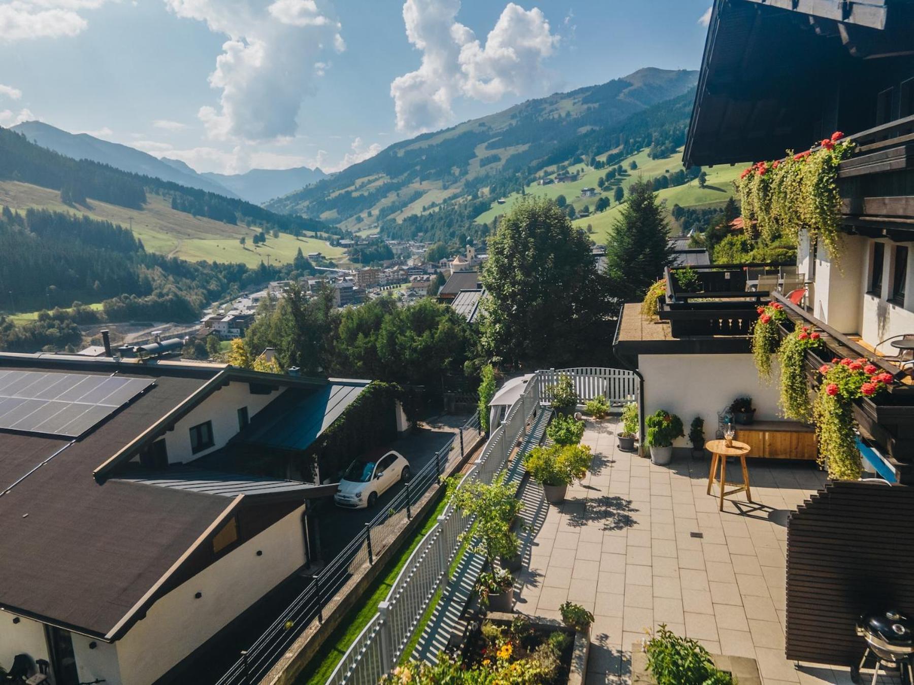 Pension Vier Jahreszeiten Saalbach-Hinterglemm Exteriör bild