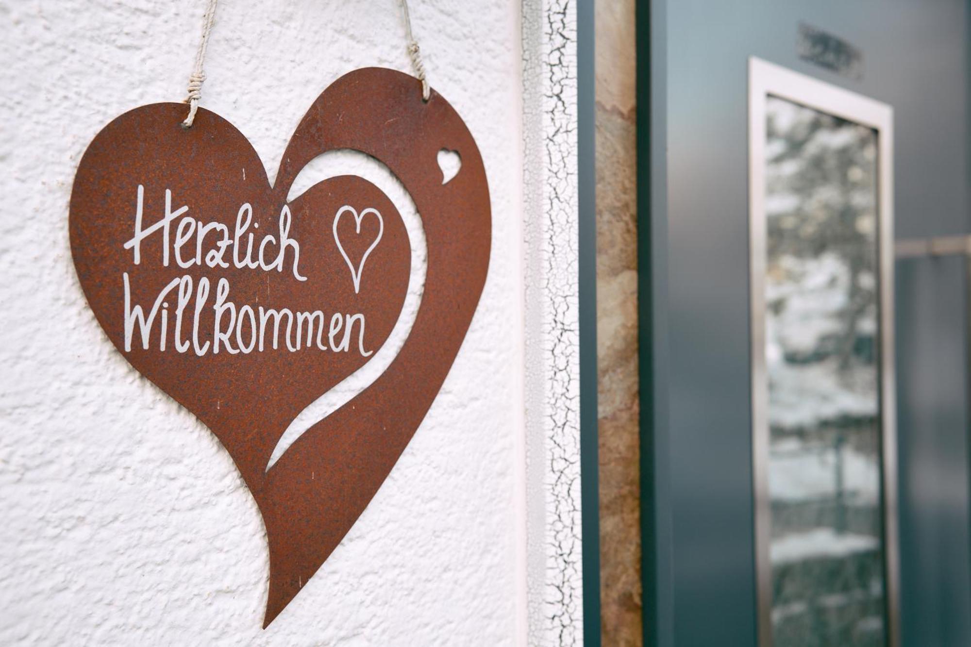 Pension Vier Jahreszeiten Saalbach-Hinterglemm Exteriör bild