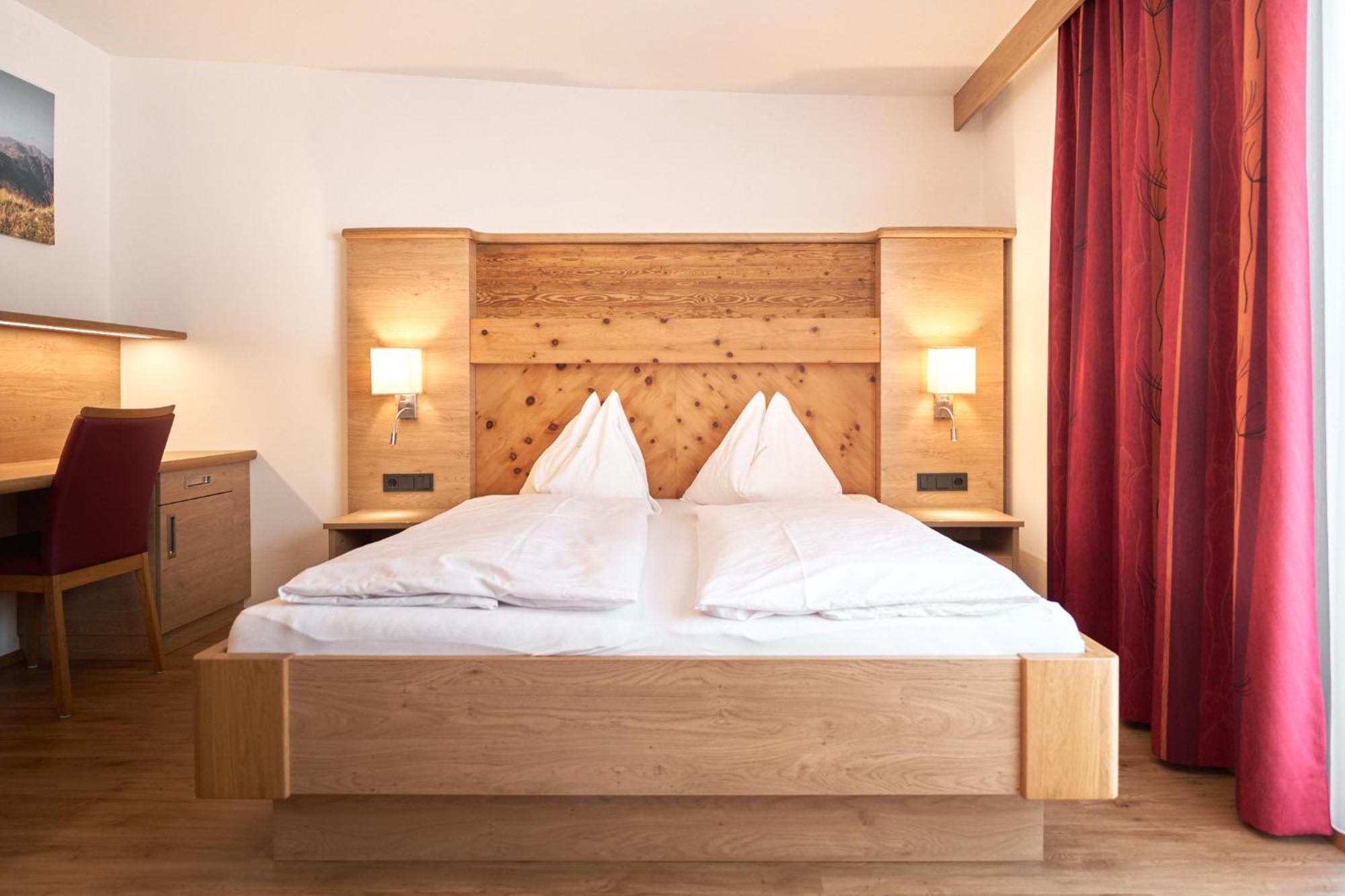 Pension Vier Jahreszeiten Saalbach-Hinterglemm Exteriör bild